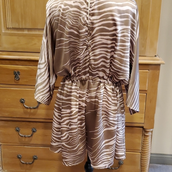 Taupe animal print Romper NWOT - Picture 3 of 5